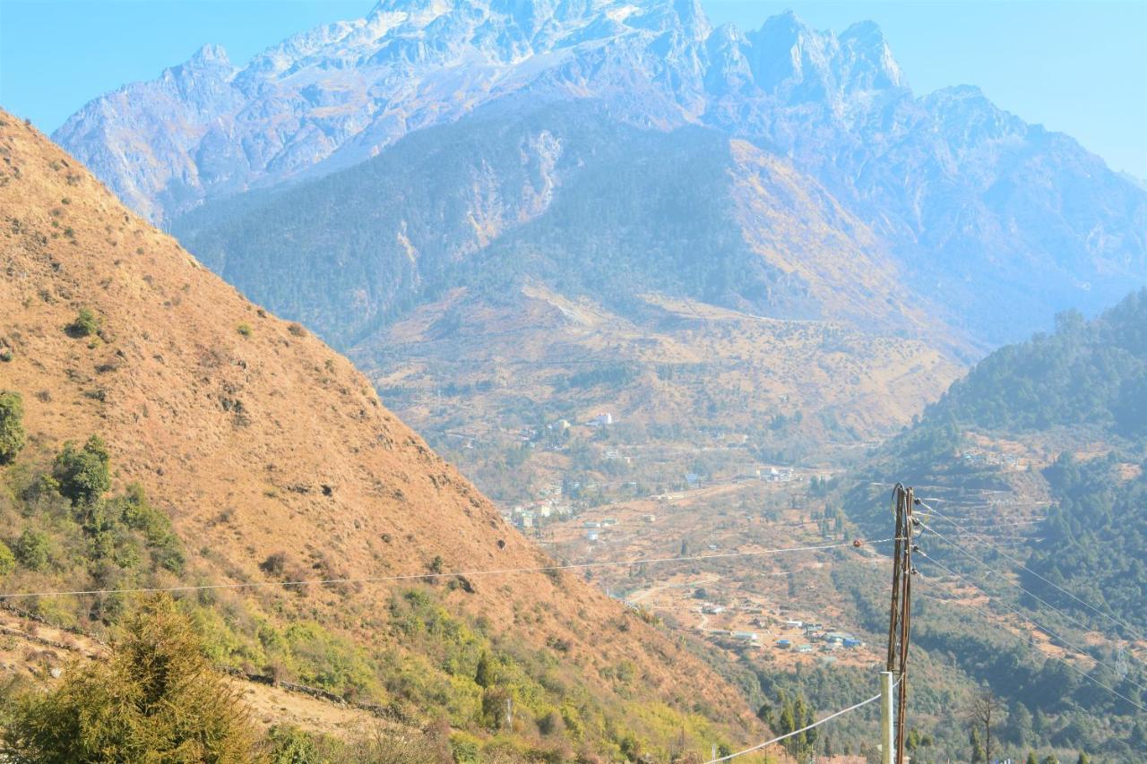 Отель Rufina Lachung De'Crown Экстерьер фото